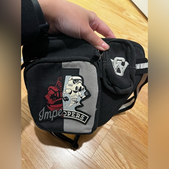 Star Wars Sling Backpack Crossbody Imperial Troopers NWT Disney - Picture 5 of 5